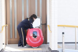 陸上配送ドローンでの無人配送に向けた実証実験