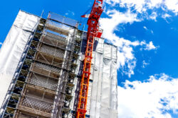 IoTリストバンドを着けるだけ。現場作業員の安全管理を簡単に