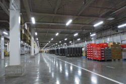 ドローンで棚卸作業を自動化。今秋から実証実験