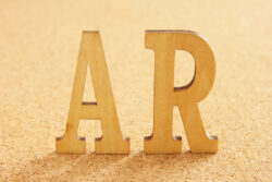 「その場にいるかのよう」AR遠隔作業支援でスキル不足解決