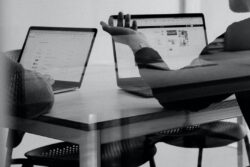 AI議事録で企業の働き方改革を推進