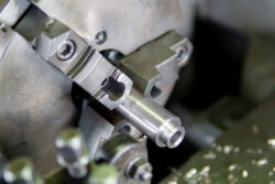 デジタルファクトリー実現に向け森精機とKDDIが共同実験