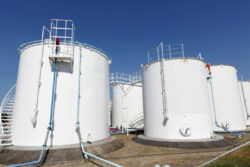 プラントタンク内部点検にドローンの活用広がる