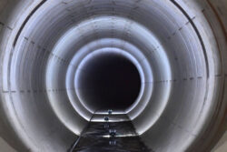 飛行船型の調査ロボットが自律飛行実験に成功