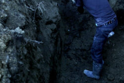 作業負担を軽減する工事現場用のアシストスーツ