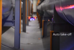 京急百貨店が世界最小クラスドローンで天井裏点検の実証実験