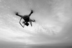 ドローン画像から高精度３Dモデル形成。損傷情報も反映。