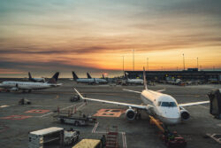 ANAの国内初の航空機向け手荷物積み付けロボット