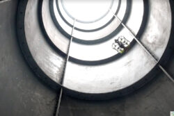 センシンロボティクス、ドローンによる狭小部の点検サービス開始