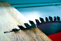 前田建設グループが木工に強いロボットアームの販売事業開始