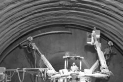 安藤ハザマがトンネル工事の穿孔作業の完全自動化を実現