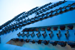 シールドマシンのビットを遠隔操作で交換するロボットで安全性を向上