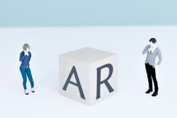 日立とドコモが5GとARを活用した組み立て作業支援アプリを実証