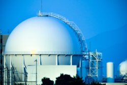 テラドローンが球体タンク板厚のドローンによる超音波検査を実証