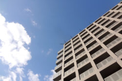 某マンションにて仮設ゴンドラの設置