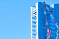 清水建設、タワークレーンとエレベータの稼働状況のモニタリングシステムを現場適用