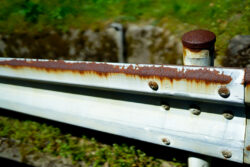 NTTがインフラ設備の錆をAIで検出。97.5％の高精度検出に成功。車両システムと組み合わせ稼働削減目指す