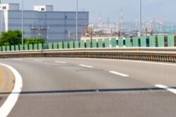 NIPPO<br> 「戻りコン」をリサイクルした低炭素型半たわみ性舗装 「ポリシールLC」のとりくみ