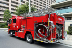 消防庁が目指す未来の防災。避難口誘導灯が火災状況に応じた安全な経路をしめすシステムを開発した竹中工務店 ✕ 東芝ライテック ✕ ホーチキ