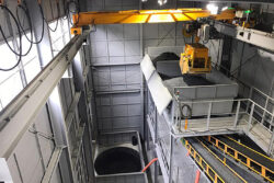 大林組<br> 遠隔操作も可能な「天井クレーンの自動運転システム」を開発。