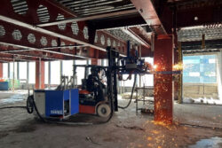 清水建設<br>超高層ビルの環境配慮型解体工法を開発・実用化。