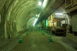 自律飛行ドローンによる切羽自動監視システムの開発とその可能性