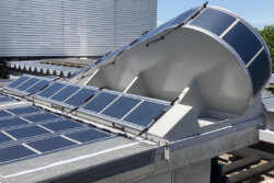 大林組✕アイシン  ペロブスカイト太陽電池の実用化に向けた実証実験を開始。
