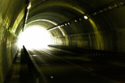 飛島建設・光響・PCL✕日本大学 騒音・粉じんを抑えて環境に配慮した鉄筋ケレン技術『Laser Surface Refineシステム(LSRシステム)』を研究開発／現場実装。